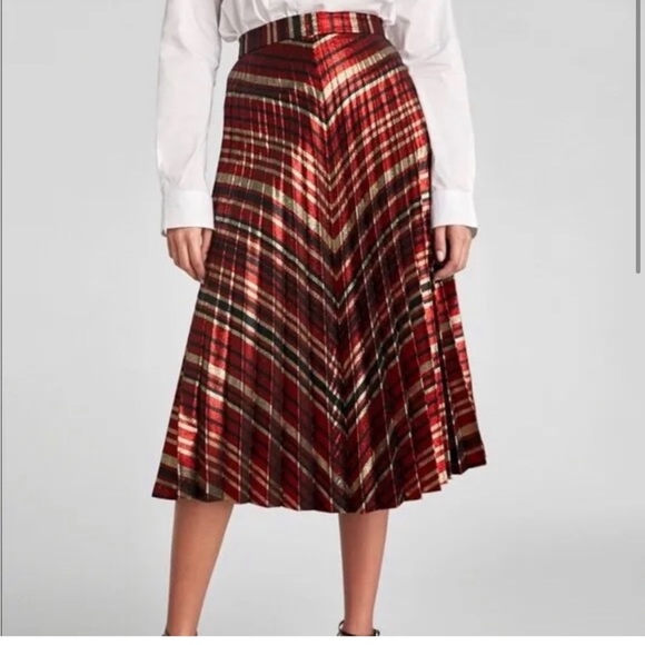 Zara women Chevron Skirt. - Picture 2 of 5